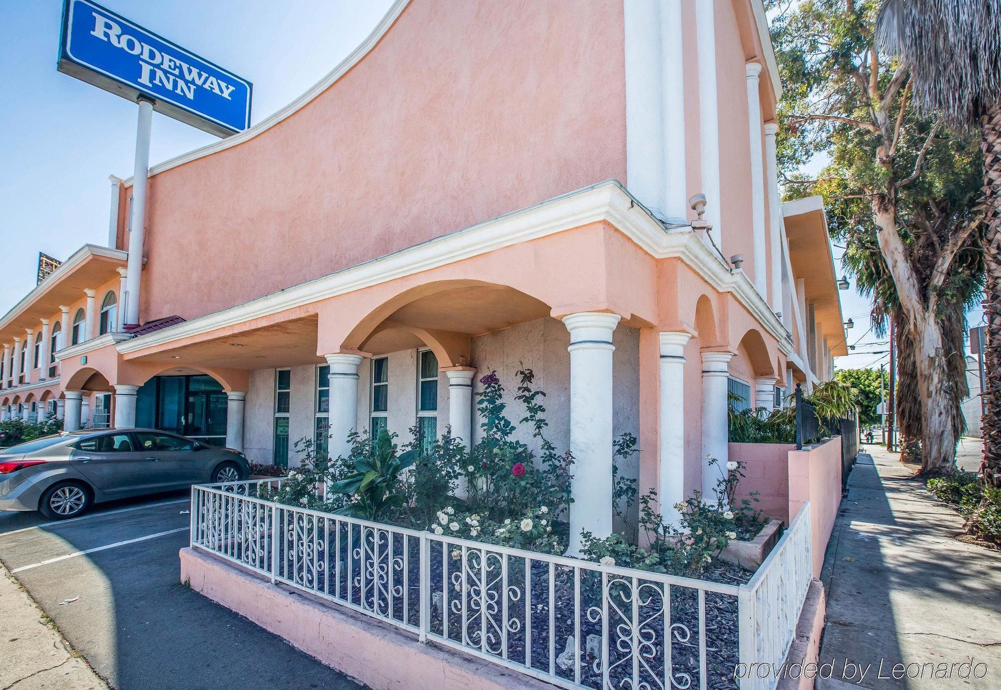 Rodeway Inn Near Melrose Ave Los Angeles Exterior photo